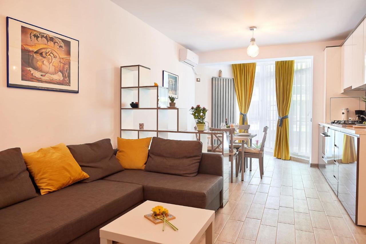 Submarine Apartment Spa N Pool Beach Resort Năvodari Kültér fotó