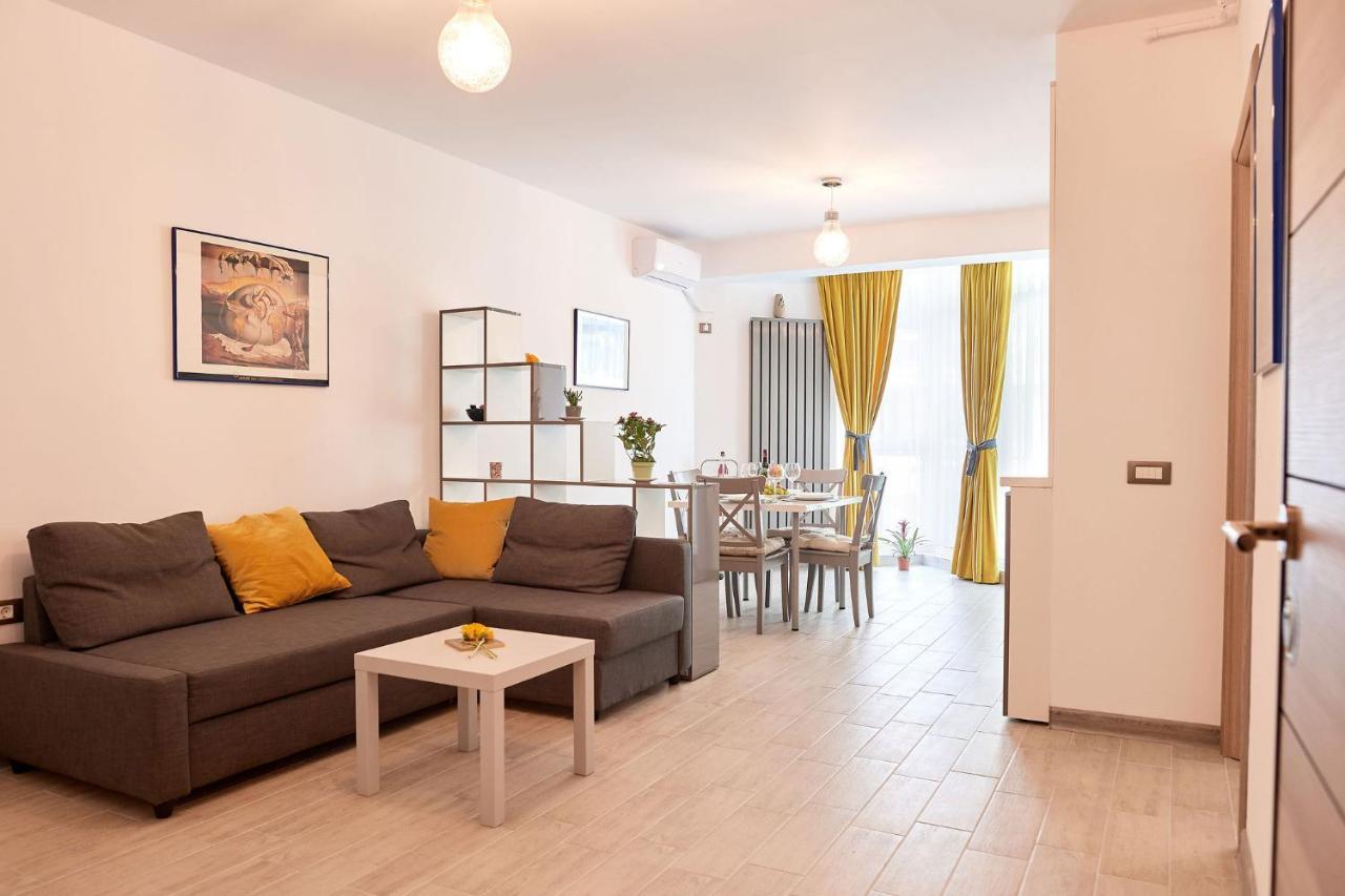 Submarine Apartment Spa N Pool Beach Resort Năvodari Kültér fotó