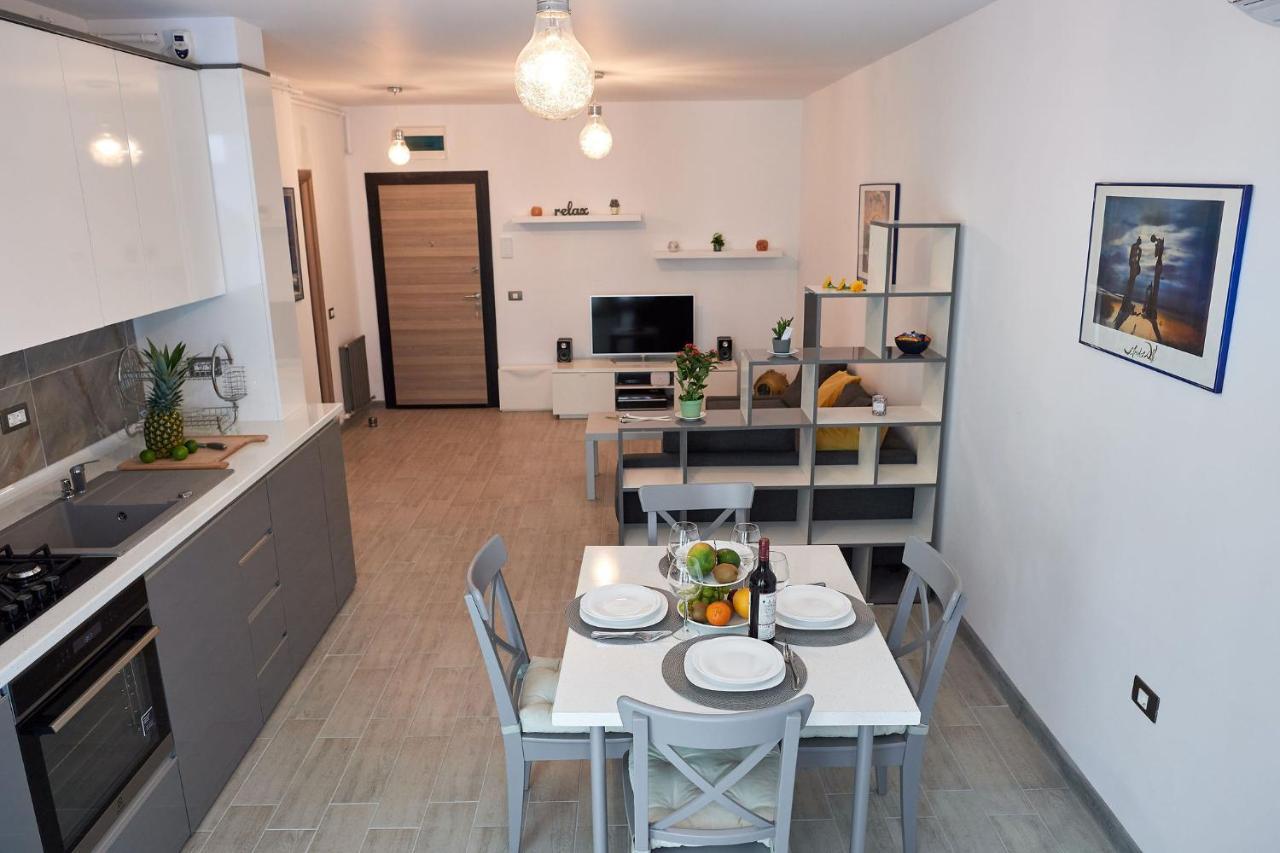 Submarine Apartment Spa N Pool Beach Resort Năvodari Kültér fotó