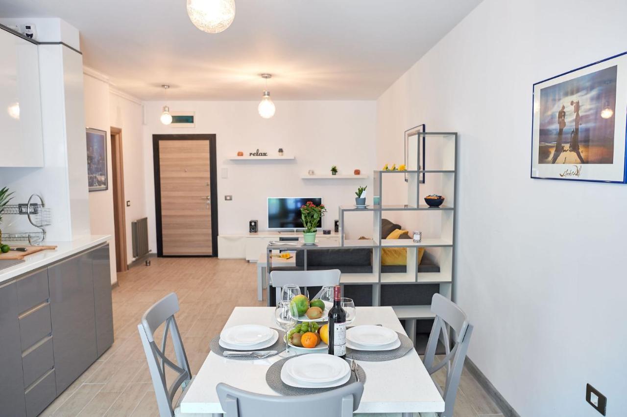 Submarine Apartment Spa N Pool Beach Resort Năvodari Kültér fotó